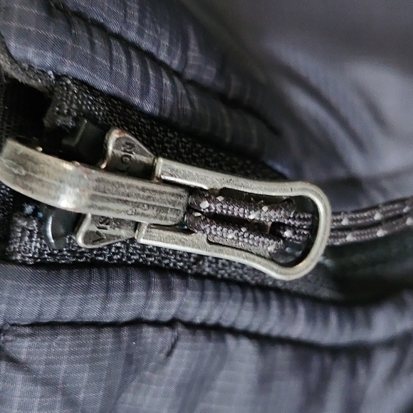 The North Face black lighter-weight patterned coat - Picture 10 of 12